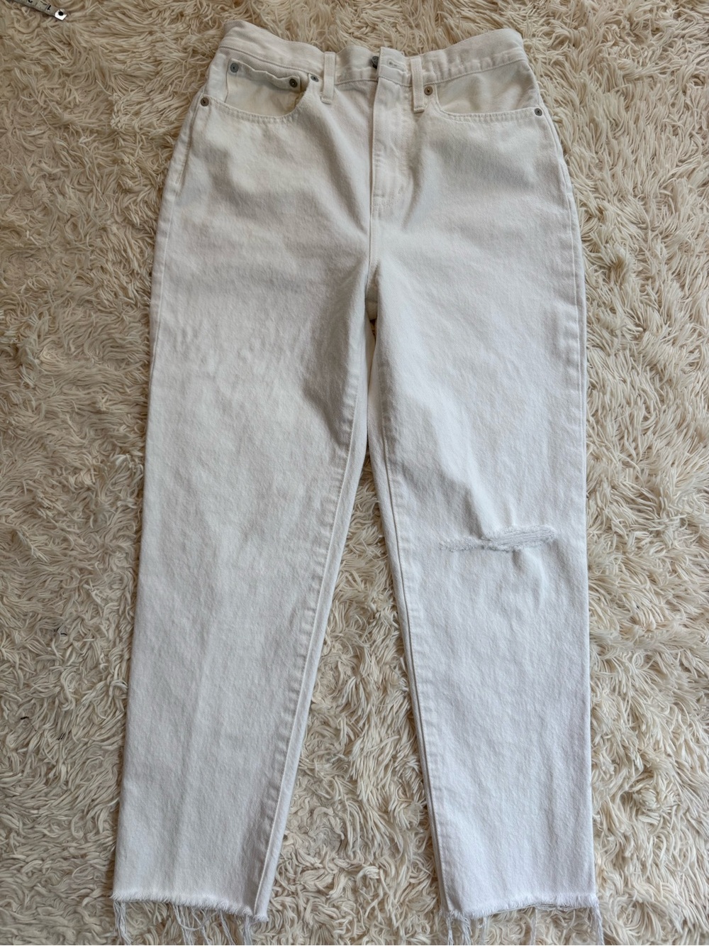 Madewell The Momjean White Distressed Raw Hem Jeans Women’s Size 28 Cotton